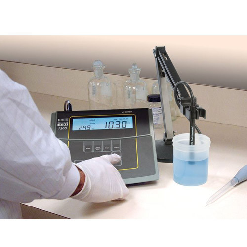 Thiết bị và mẫu chuẩn dùng trong đo lường hóa lý tại phòng thí nghiệm