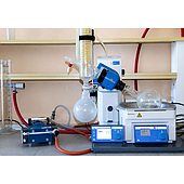 Which Vacuum Pump Should You Choose for a Microbiology Lab to Avoid Affecting Samples?