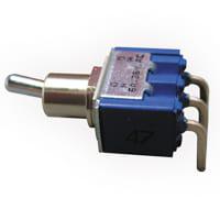 Công tắc gạt có thể rửa được SPDT, BẬT-TẮT-BẬT, gạt 6.8mm, bọc trơn 7.35mm, chân PC góc vuông, 6A @ 125V AC, có thể rửa được Nidec Components 8G1024-Z