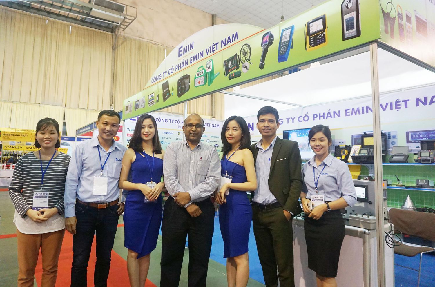 emin tại hoi cho vimf 2018.jpg