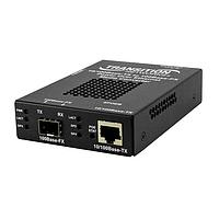 Lantronix SPOEB1040-105-JP 미디어 컨버터 10/100BASE-TX PoE to OPEN SFP 슬롯 with -JP 전원 공급