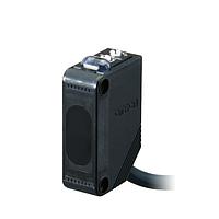 OMRON E3Z-D82 ເຊັນເຊີ Photoelectric ຂະໜາດກະທັດຮັດ (1000 mm, IO-Link, PNP, cable 5 m)