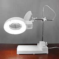 Akeiyo Q550-B 3x Magnifying glass with lamp