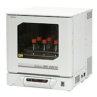 TAITEC BR-42FM Medium Sized Constant Temperature Incubator Shaker (+5℃ ~ +70℃; ±0.3 ~ ±1.0℃; +5℃ ~ +35℃)