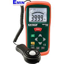 Thiết bị đo cường độ ánh sáng trong quá trình kiểm tra và hiệu chuẩn