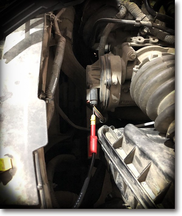OWON oscilloscope probe connection for Hall camshaft sensor testing