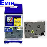 BROTHER TZE-611 ラベリングテープカセット–黒地に黄色 (Black text on 6mm gold background)