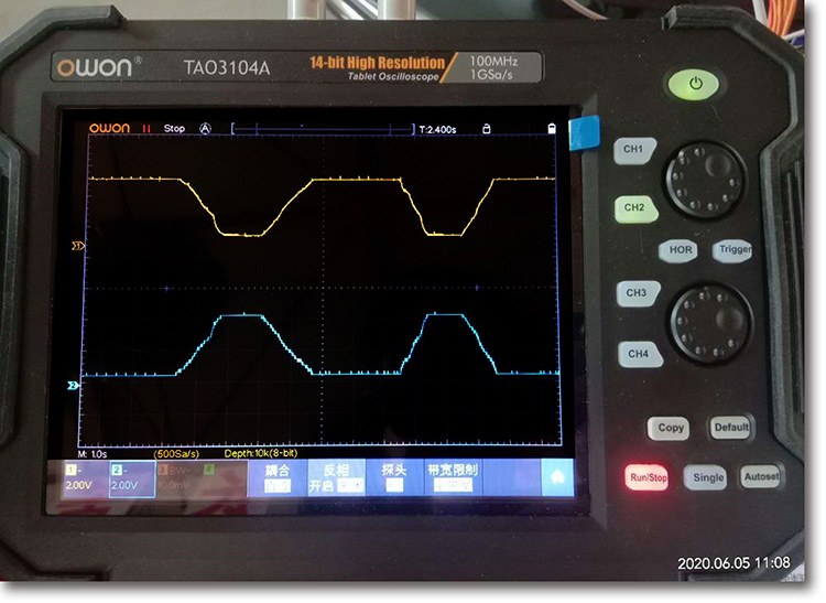 Dual throttle position sensor waveforms captured by OWON TAO3104A